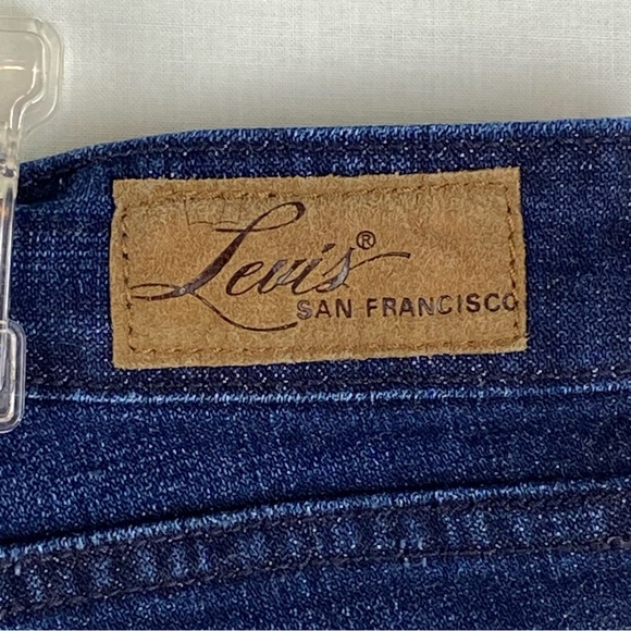Levi's San Francisco Blue Denim Demi Curve Classic Bermuda Women Shorts S14/32 - Picture 3 of 10